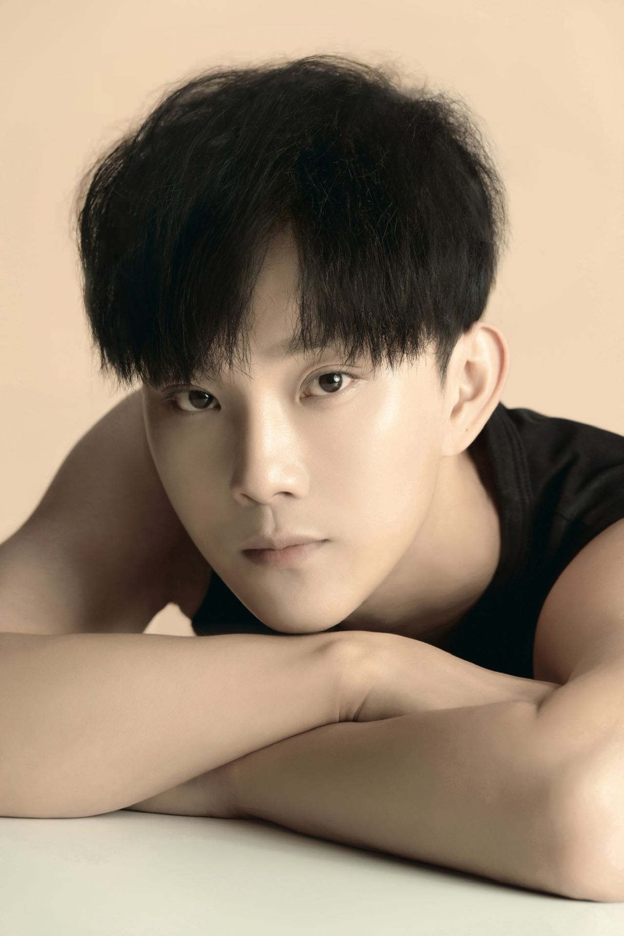  p>孙焱彬,中国内地男歌手,演员,独立音乐人,1990