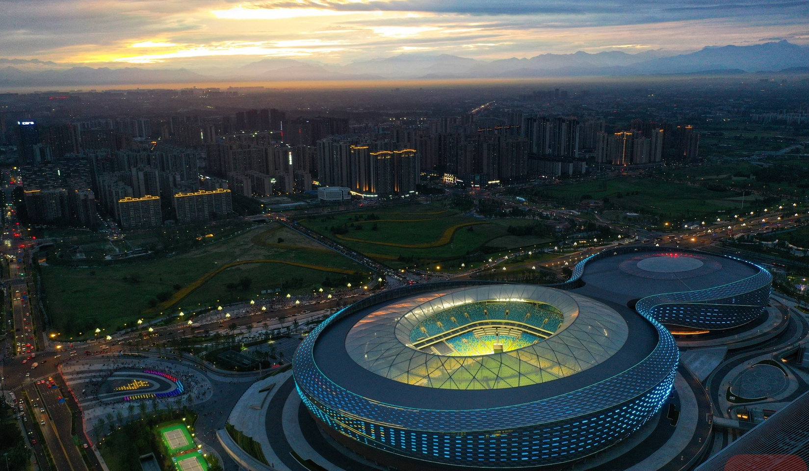  p data-id="san8llpx7upk">凤凰山体育公园,位于四川省成都市 a