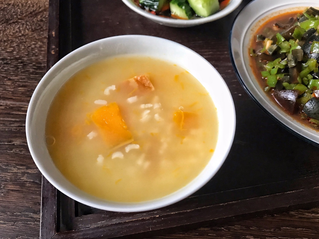  p>南瓜粥是以南瓜为主材制作而成的粥品.