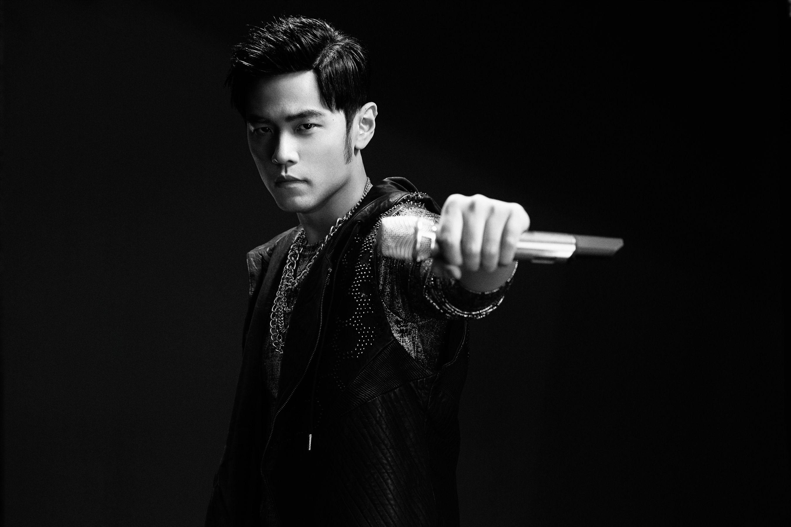  p>周杰伦(jay chou),1979年1月18日出生于台湾省新北市,祖籍福建省
