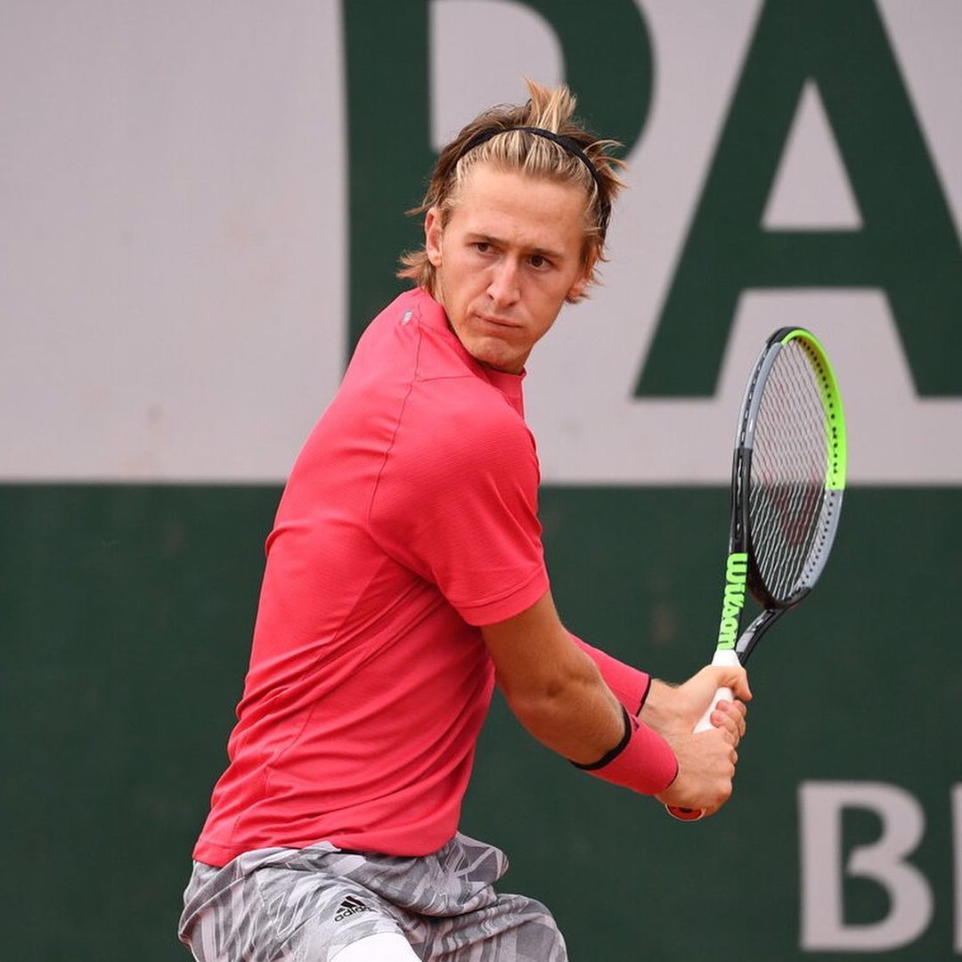  p>塞巴斯蒂安·科达(sebastian korda),2000年7月5日出生于美国 a