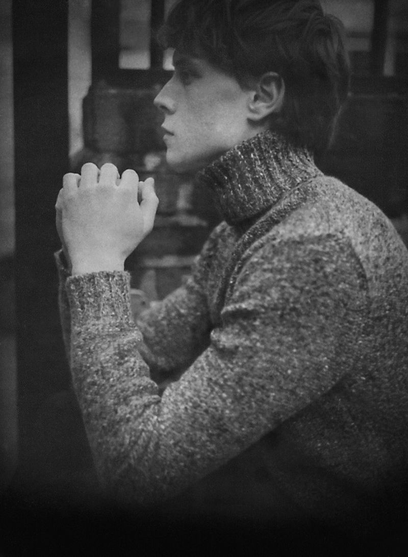  p>乔治·麦凯 i>(george mackay) /i>,1992年3月13日出生于英国伦敦