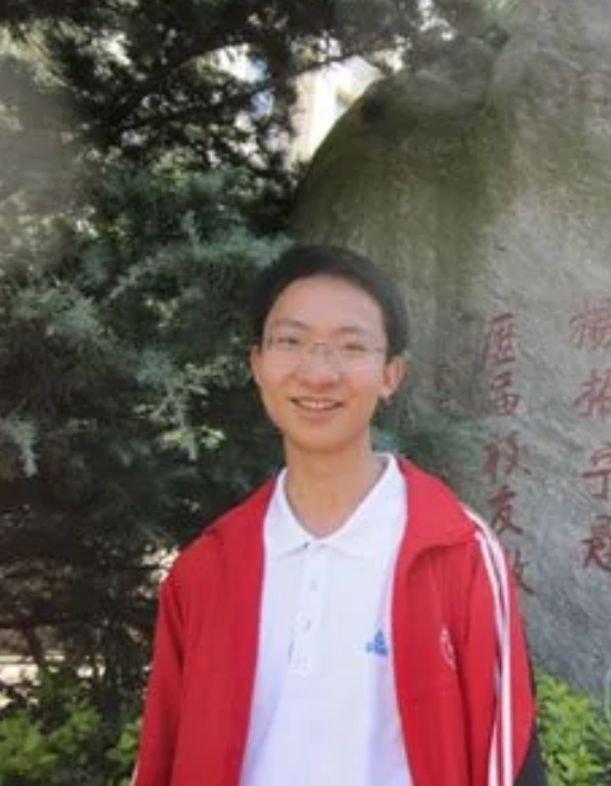  p data-id="gnx3ydbbnq">魏晓宇,云南高考理科总分状元.