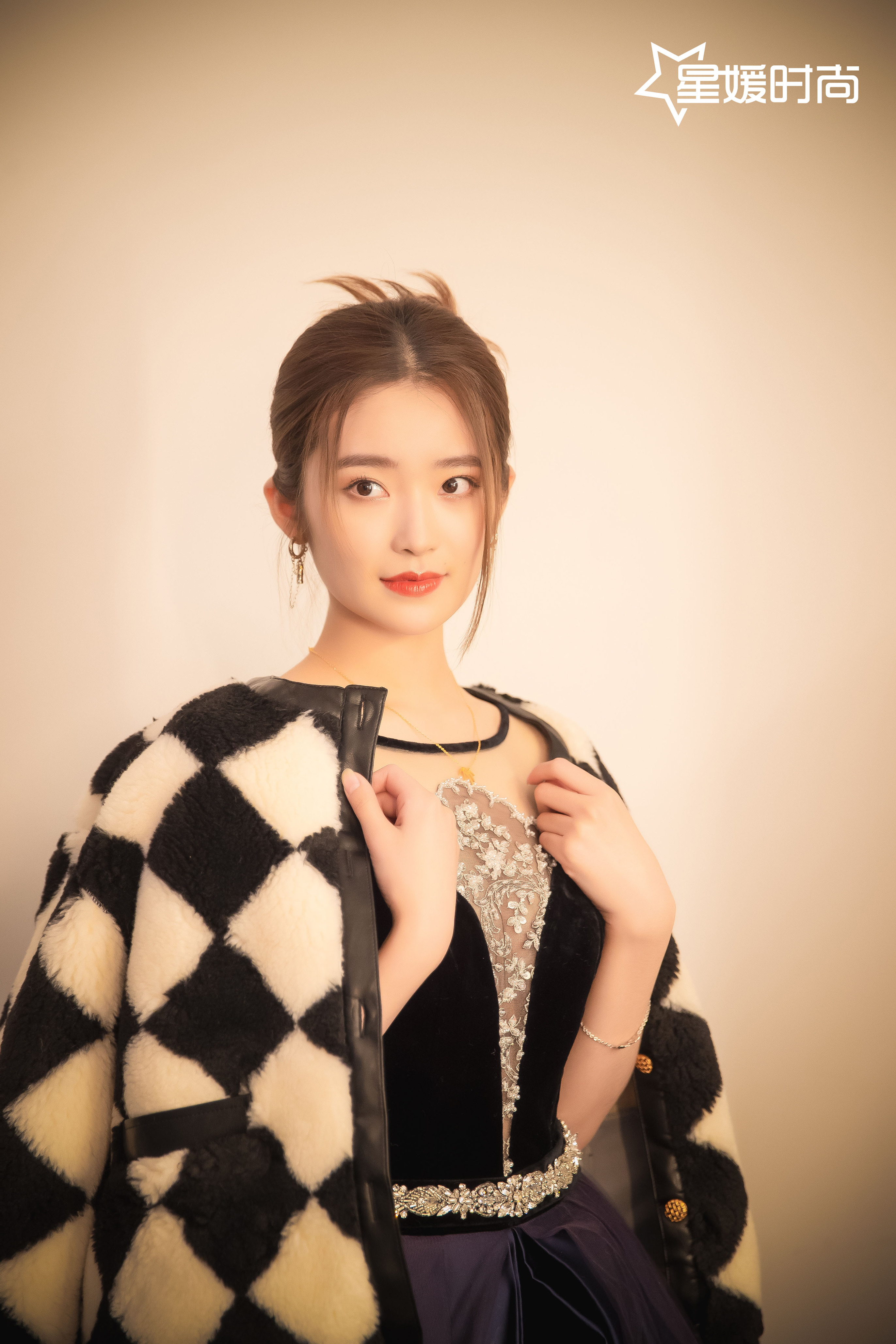 dcxxga8">柴蔚,2002年12月7日出生于浙江省慈溪市,中国内地影视女演员