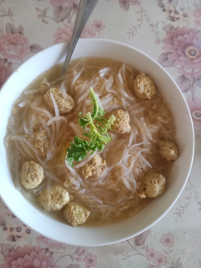 羊肉丸子萝卜粉丝煲