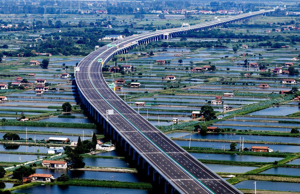 是中国湖北省境内连接武汉市江夏区和黄石市阳新县的高速公路,为 a
