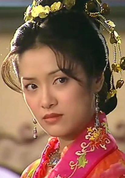 楚楚是《 a target="_blank" href="/item/无头东宫/9980774" data