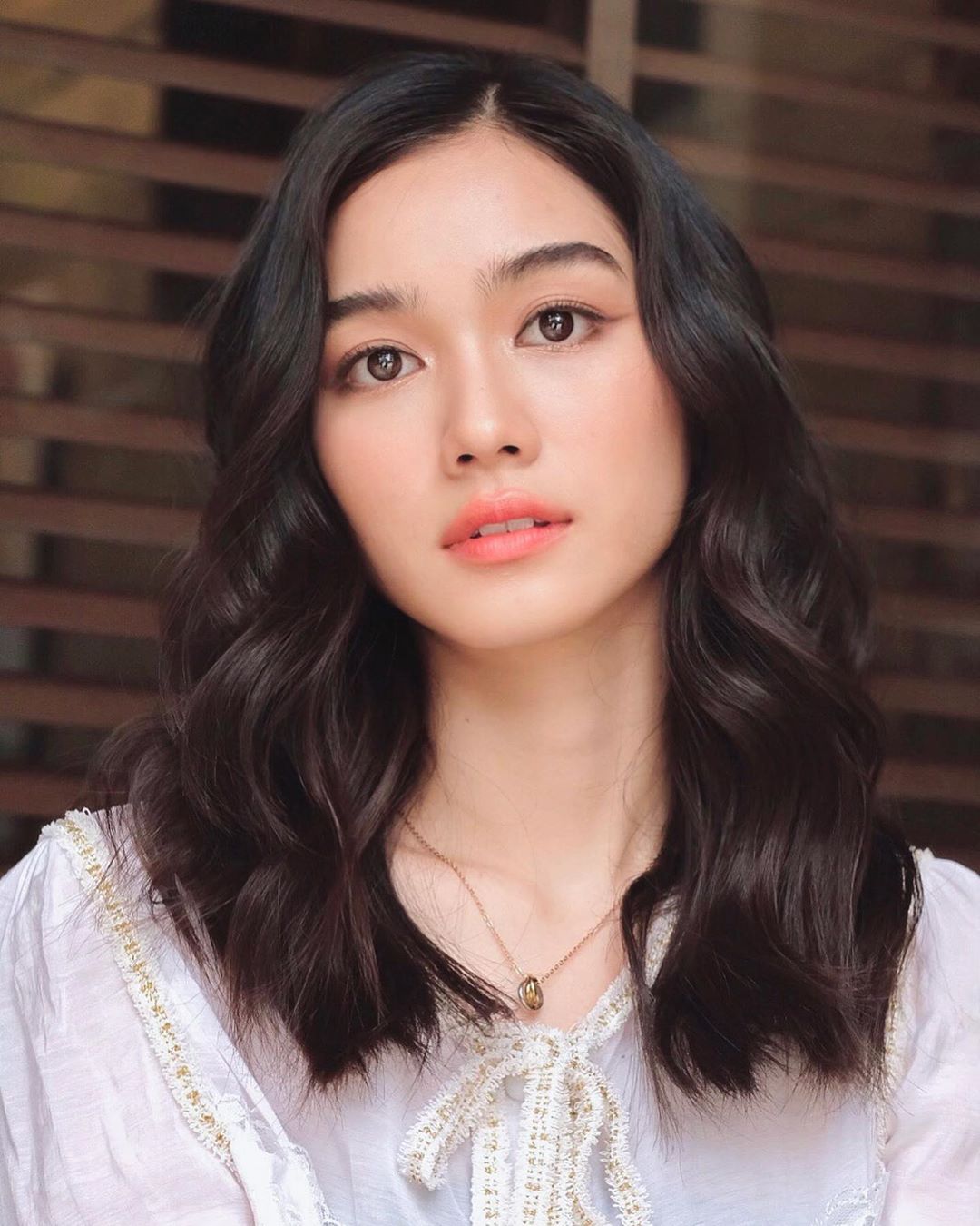 1997年4月6日出生于泰国曼谷,泰国七台签约女演员,毕业于 a target="