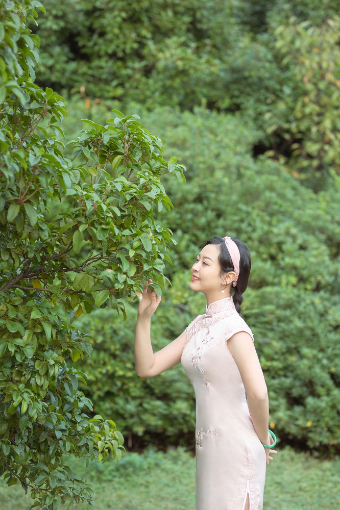  p data-id="2cytudbaxio">王佳佳,女高音歌手,代表作品《妈妈》