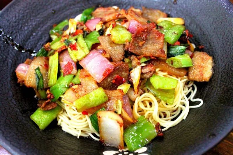 回锅肉盖浇蝴蝶面