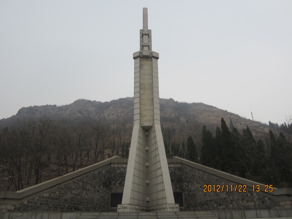  p>黑铁山旅游风景区位于淄博张店区东北部卫固镇,距市中心约12公里.