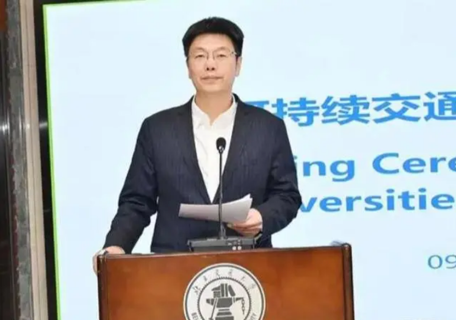 大学校长与党委书记(大学校长与党委书记谁是一把手)