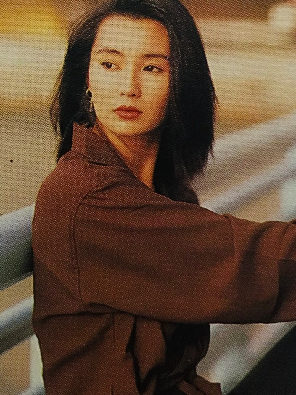 ezgji">20世纪90年代,九个年轻的女孩子先后信心满满地步入香港演艺圈