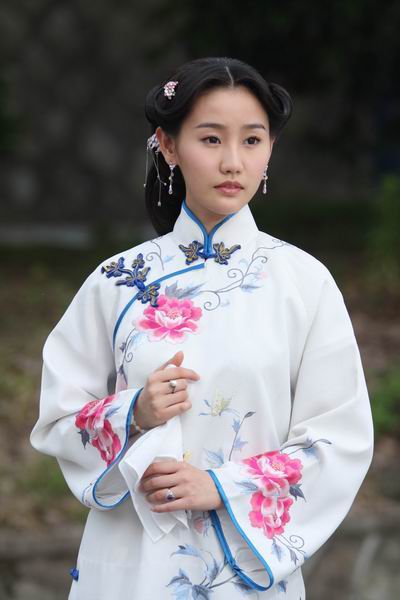  p>刘璐珈(别名,刘潞葭),1987年7月4日出生于湖南长沙,毕业于 a