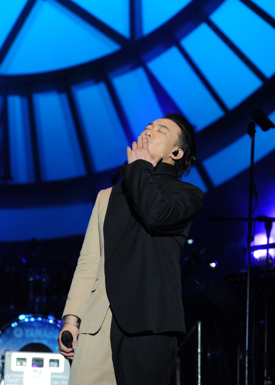  p>陈奕迅(eason chan),1974年7月27日出生于中国香港,祖籍广东省东莞