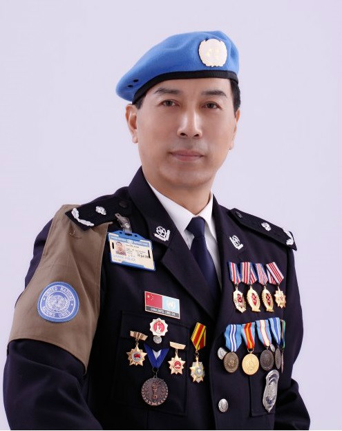  p data-id="gnfbwdnqbp">青岛海关缉私局三级警监.
