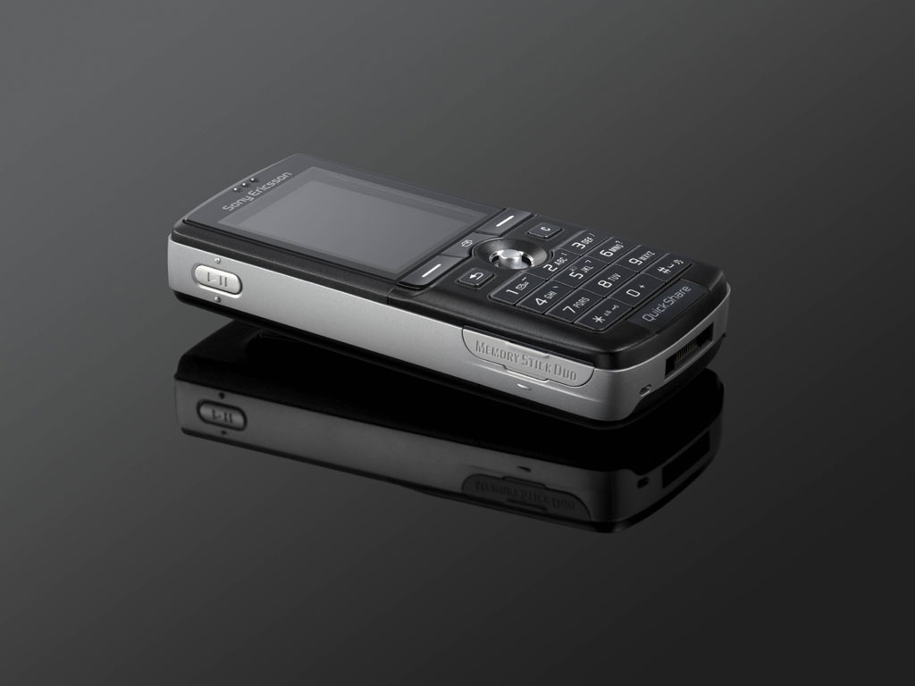  p>索爱k750c是索尼公司在2005年05月发售的一款高端拍照手机. /p>