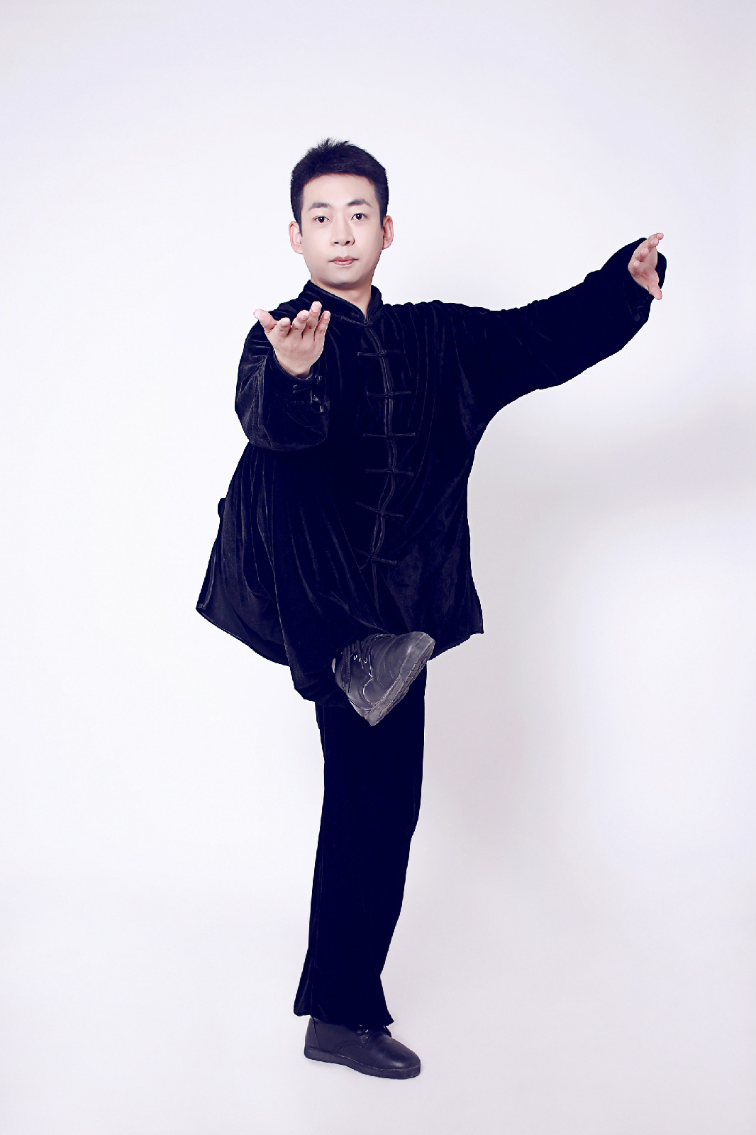 ="#" data-lemmaid="763279">基调 /a>,吸收了陈,吴,孙式太极拳的动作