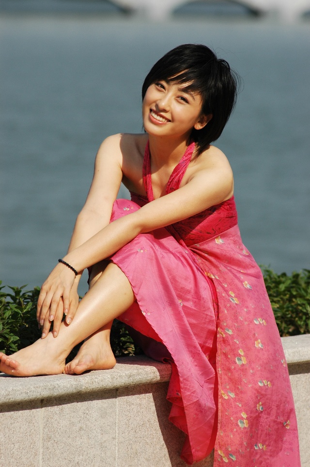  p>法提麦·雅琦 i>(原名王雅琦) /i>,1982年10月6日出生于北京,毕业