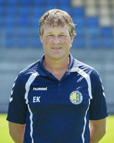  p>埃尔文·科曼,1961年9月20日出生于荷兰,荷兰足球教练.