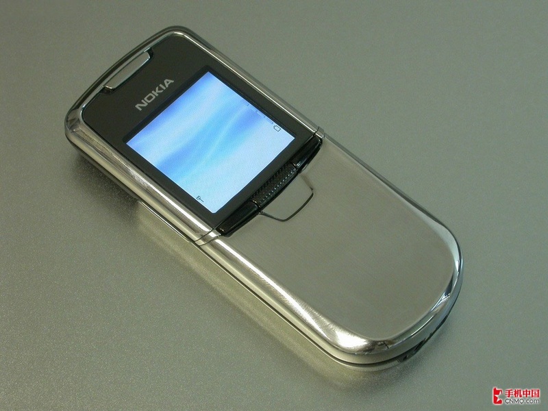  p> a href="#" data-lemmaid="3232376">诺基亚8800 /a>的屏幕采用