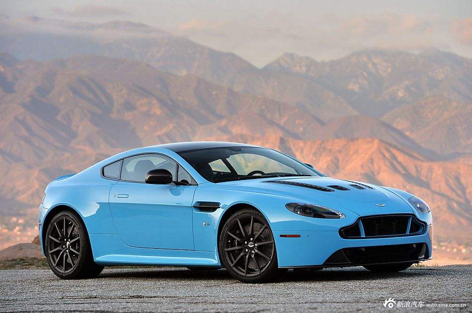 阿斯顿马丁vantage v12