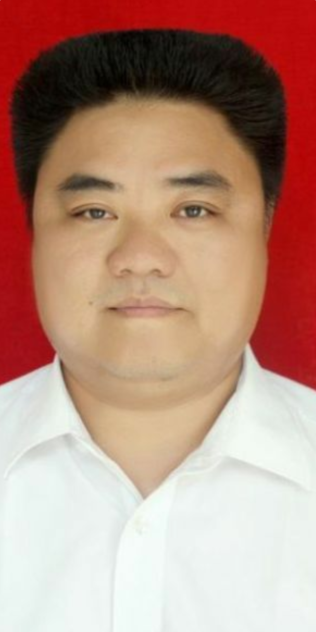 男,汉族,中共党员,1970年07月出生,籍贯湘潭县花石镇,研究生学历