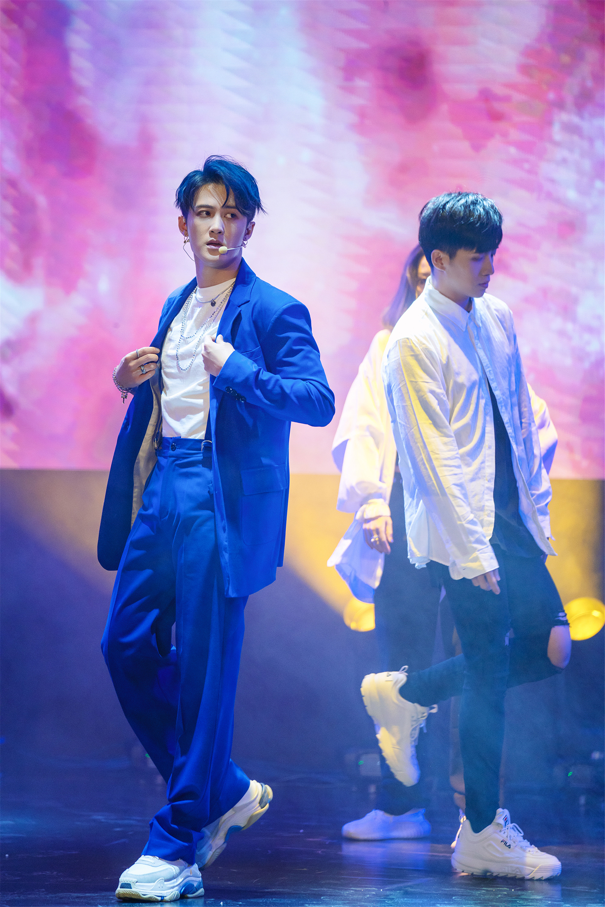 1990年10月5日出生于<a target="