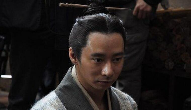  p>石田壹成(原名 星川一星),1974年12月7日出生于东京都,日本艺人.