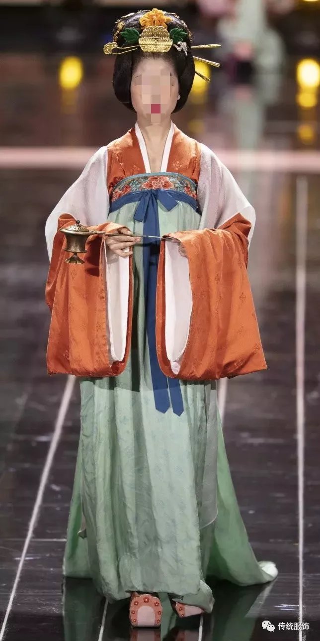 从壁画到复原，我们们离真实的敦煌服饰复原还有多远？_百科TA说