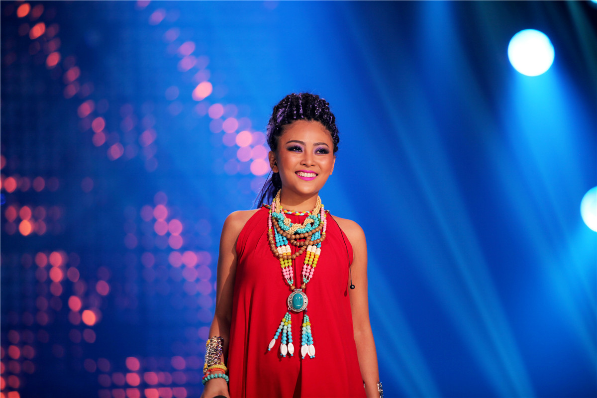  p>阿鲁阿卓,彝族,生于贵州 a target="_blank" href="/item/毕节