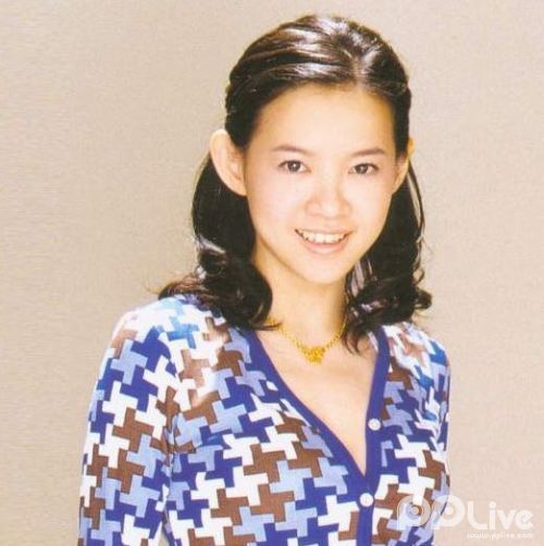  p>曾宝仪,1973年2月21日生于中国香港,节目主持人,歌手,演员.