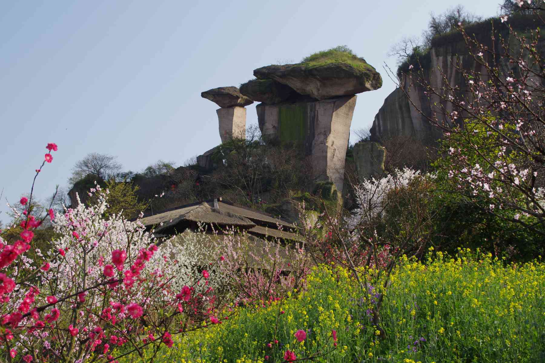  p>吼山风景区是二千四百年前越王 a href="#" data-lemmaid="61035">