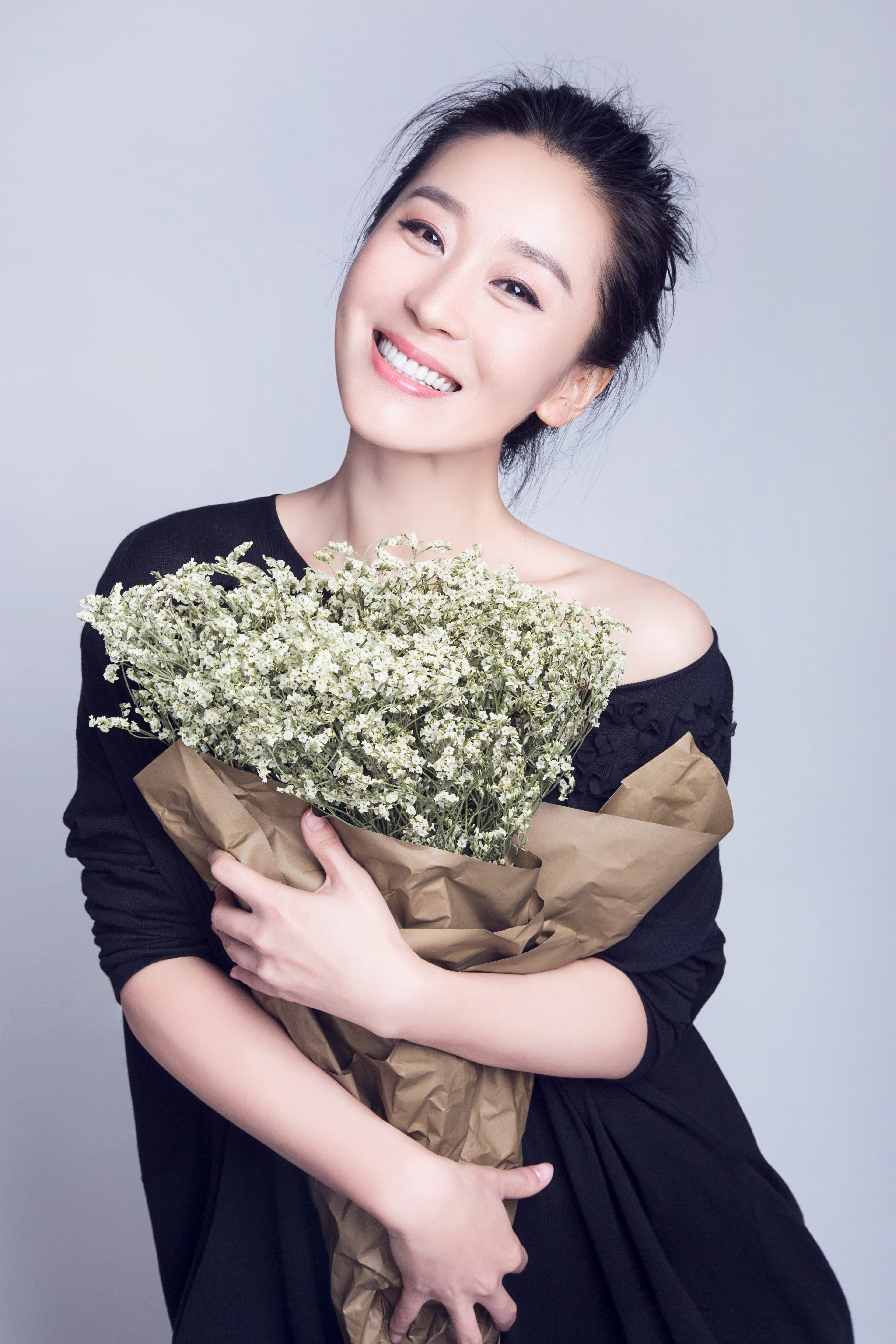  p>苗圃,1977年2月22日出生于陕西省西安市,中国内地影视女演员,毕业