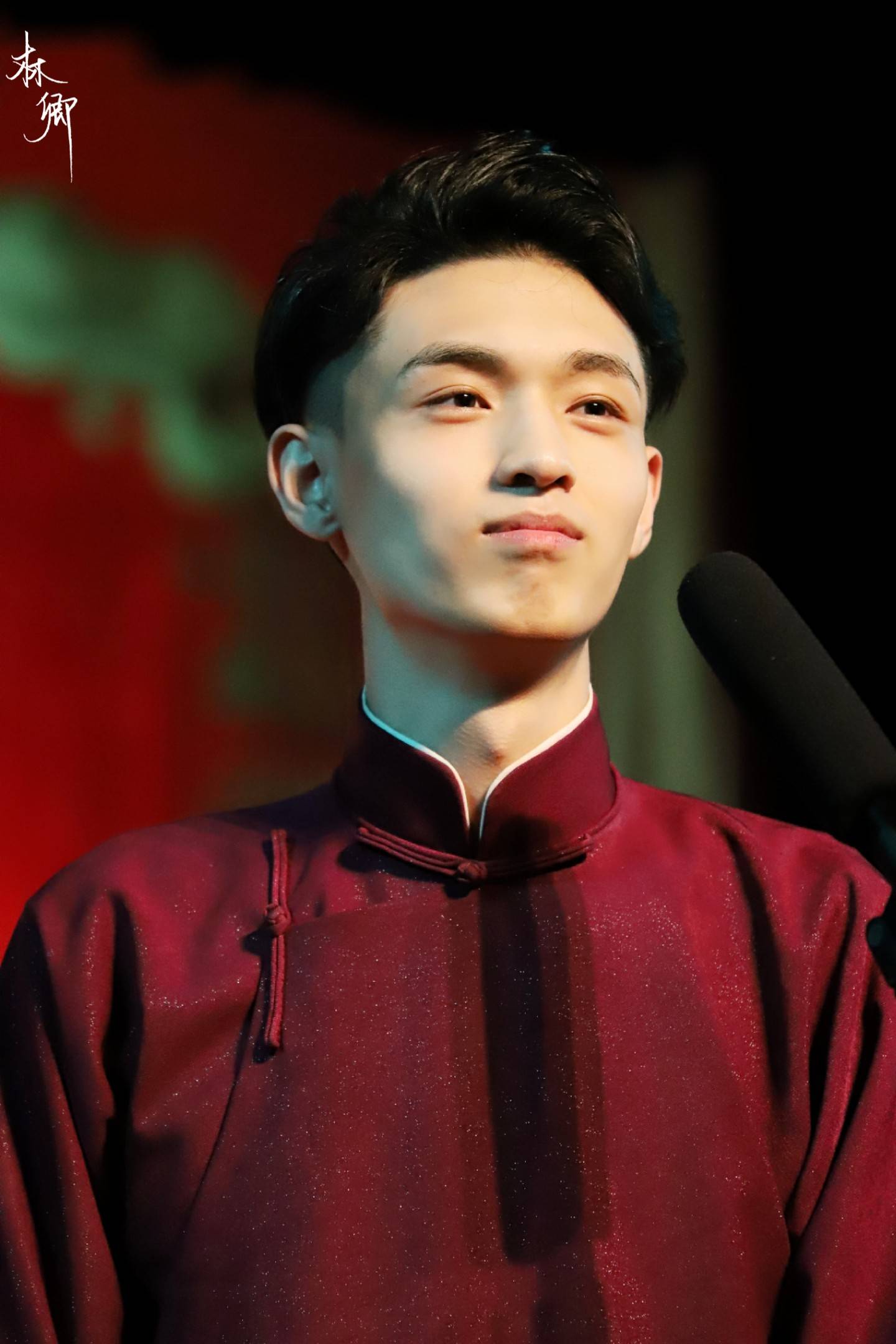  p>秦霄贤,本名秦凯旋,1997年1月5日生于辽宁省沈阳市,中国内地相声