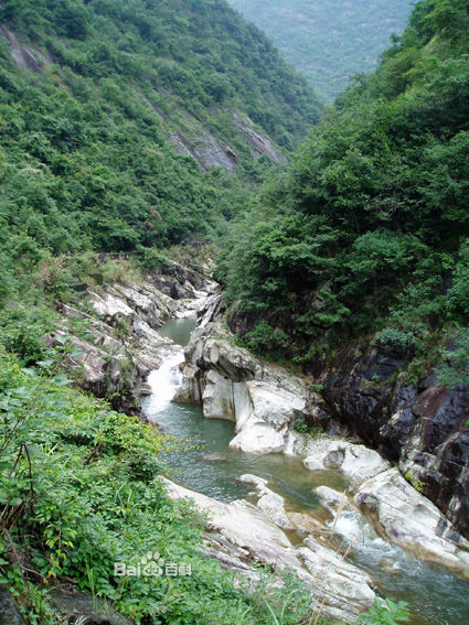 燕子岩,即江西上犹燕子岩,位于江西省赣州市