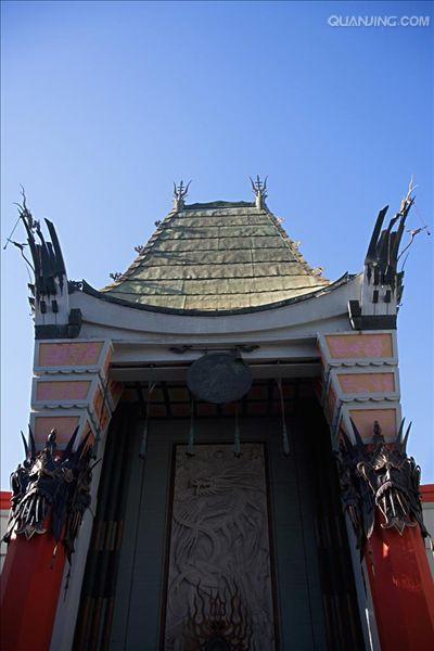  p>洛杉矶中国戏院成立于1927年,戏院高27.