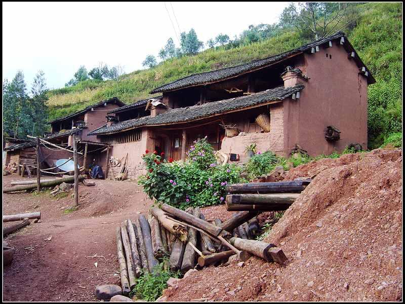  p>木掌龙潭村隶属于弥渡县牛街彝族乡木掌村委会,该村国土面积4.