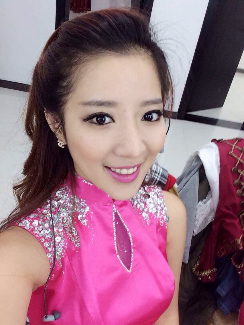  p data-id="gnyuhr53pa">许慧,女,青年二胡演奏家,2014年成为新十大