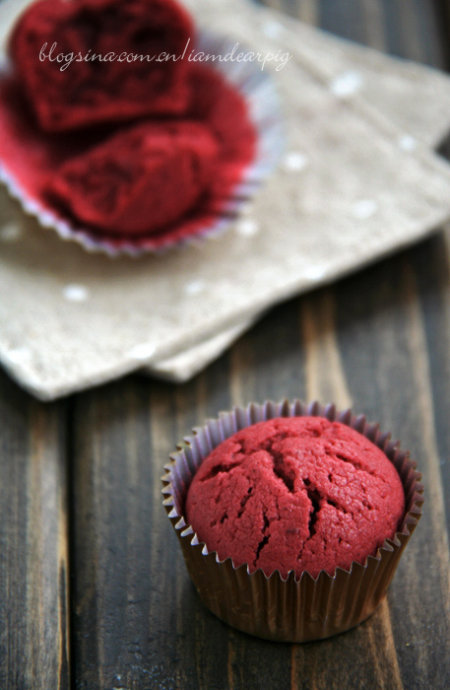 红丝绒杯子蛋糕