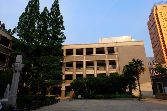 3 senior school),简称"南京三中",是一所具有百年悠久办学历史的 a