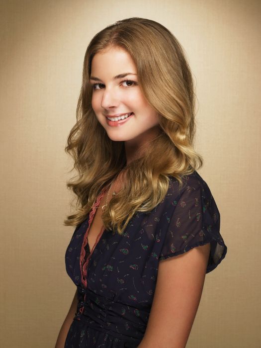  p>艾米丽·万凯普(emily vancamp),1986年5月12日出生于 a target="