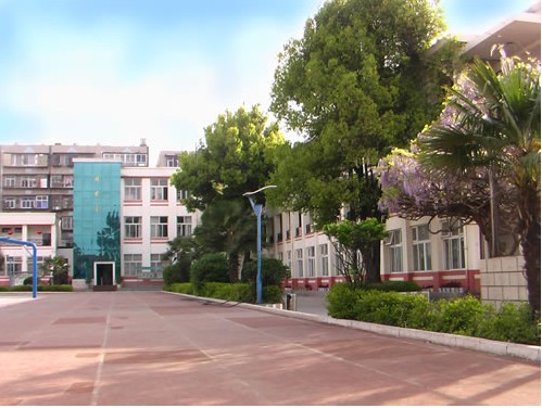 昆明市官渡区第六中学