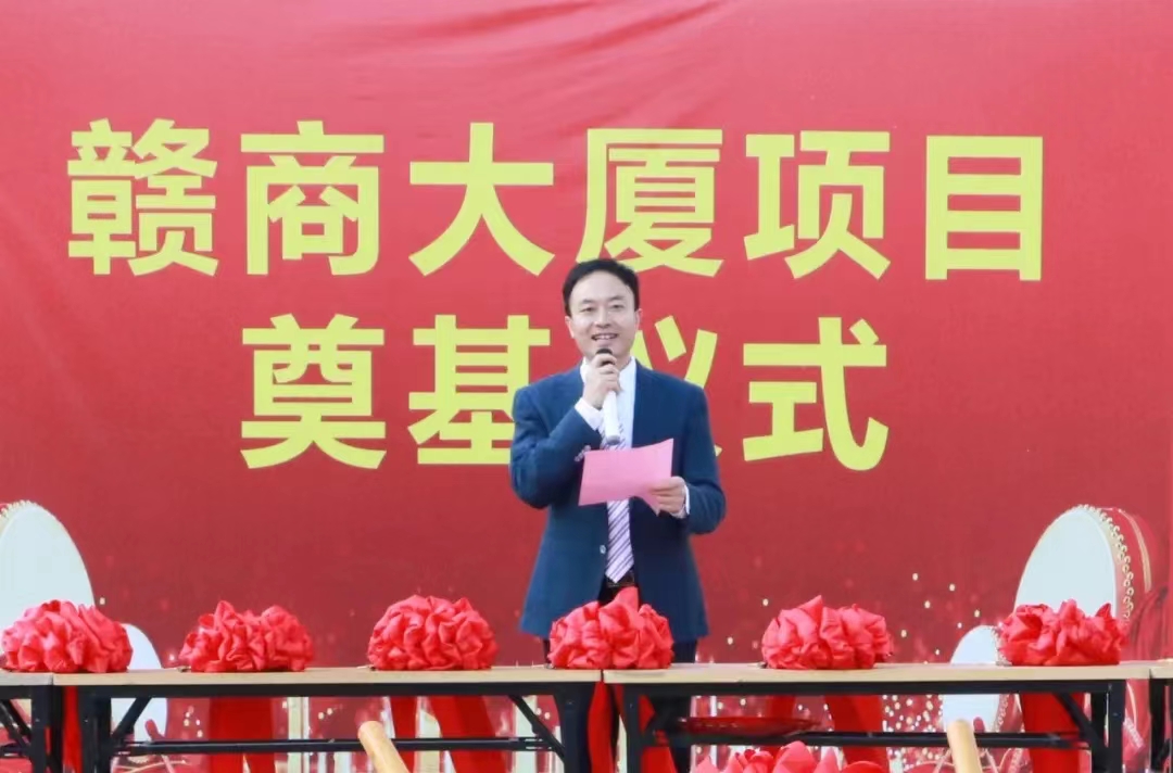 程栋是江西上饶广丰县洋口镇壶村人,父母都