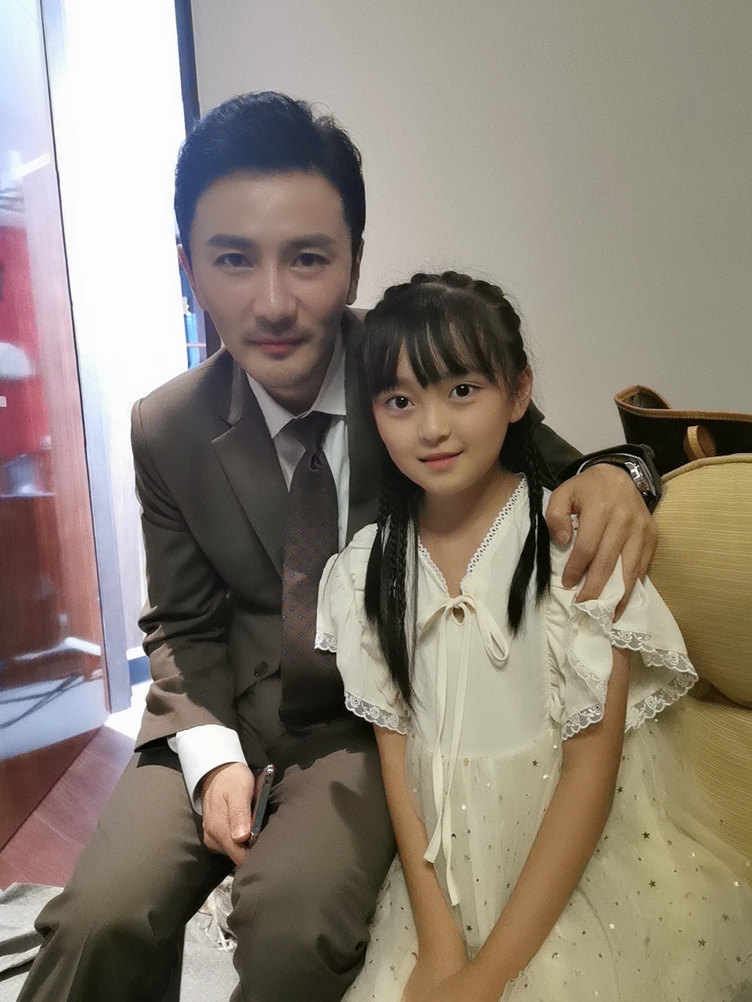 代表作品《 a target="_blank" href="/item/谁都渴望遇见你/23239873