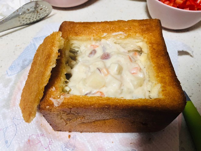  p data-id="gnyweyryqb">棺材板,是台湾一道非常有名的小吃.