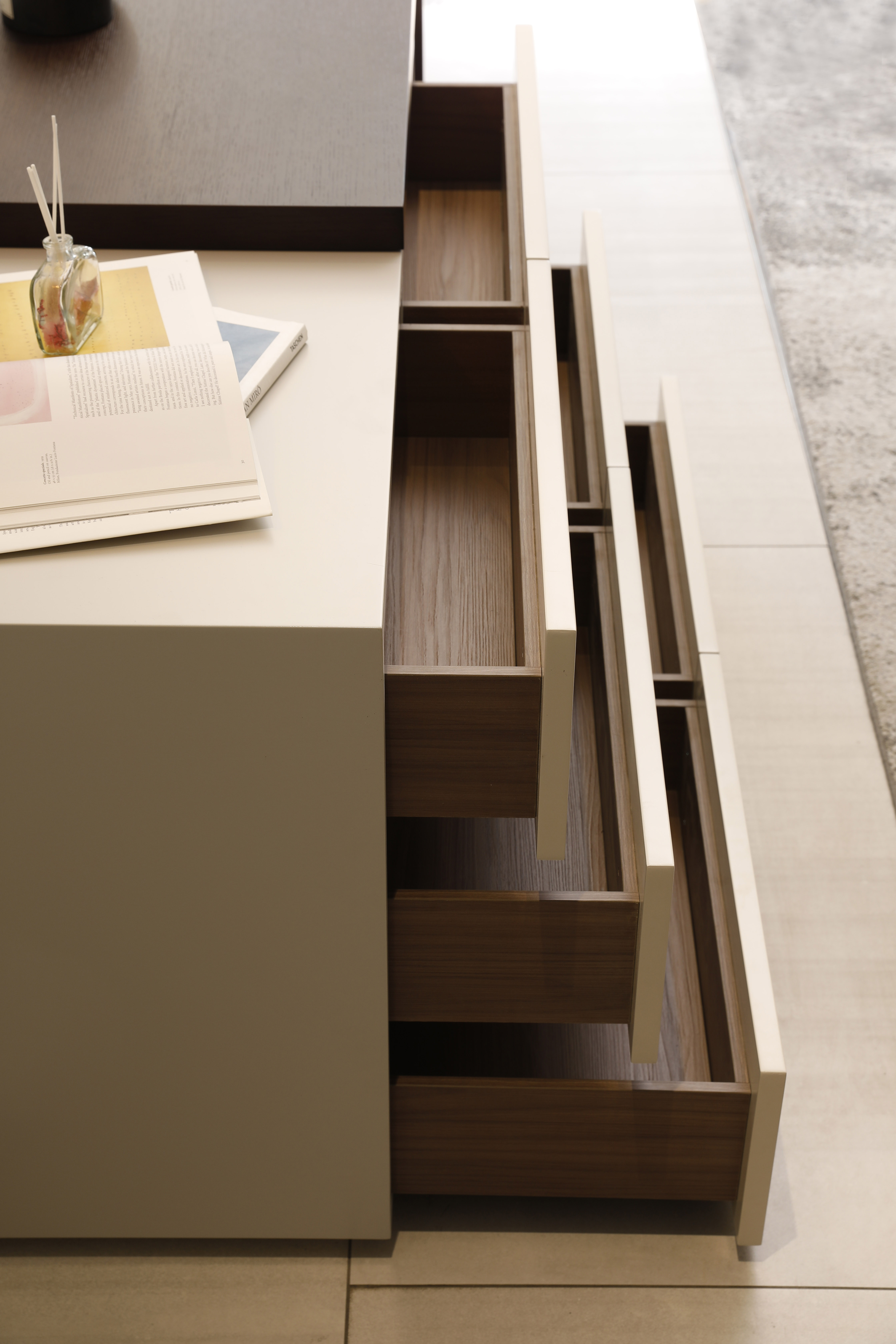 瑞都家具股份有限公司