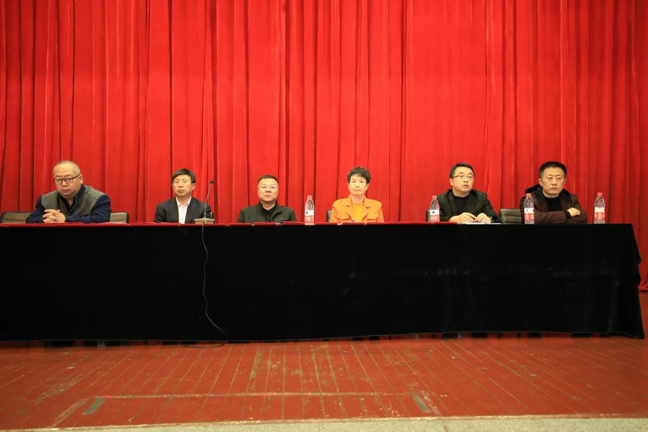  p>阜新市高级中学系 a target="_blank" href="/item/辽宁省/739981"