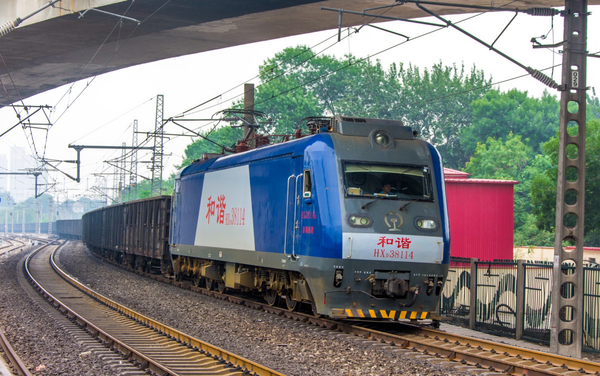  p data-id="gnx09zj7vx"> b>hxd3型电力机车 /b>,早期被称为 b>ssj3