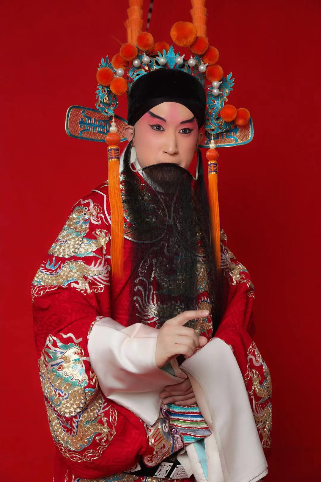  p>李钊,男,黑龙江省牡丹江人,1986年出生,京剧谭(谭鑫培)派老生演员